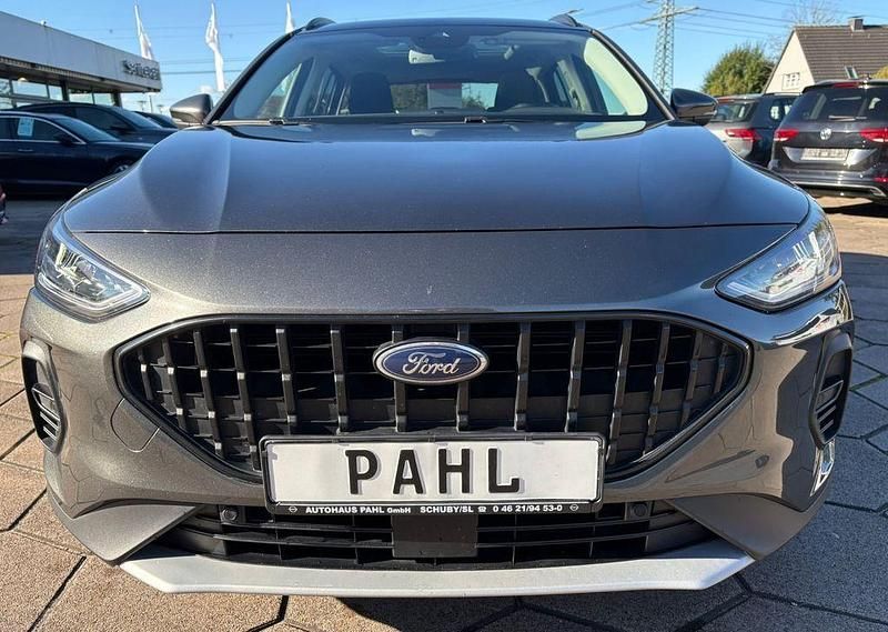 Gebraucht Ford Focus Active X 125 PS (91 kW) 2022 Grau Limousine