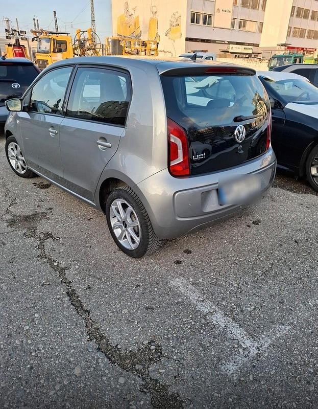 Second-hand VW up! 75 CP (55 kW) 2013 Argintiu Hatchback
