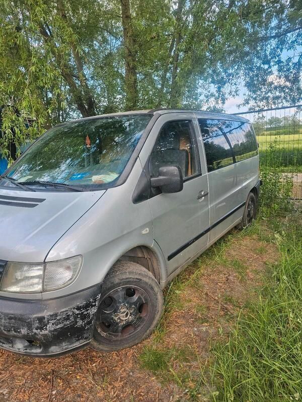Silber Gebraucht 2003 Mercedes Vito Van / Kleinbus | 2.200 € - Bild 1/4