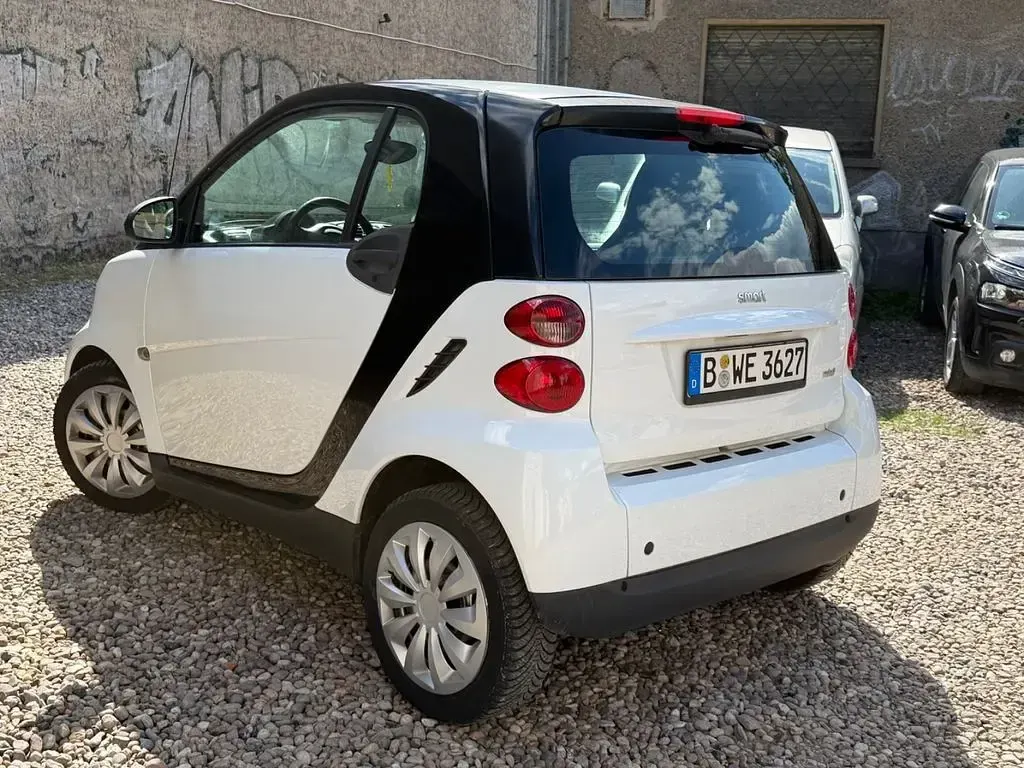 Gebraucht Smart ForTwo Coupé 61 PS (44 kW) 2009 Weiß Coupé