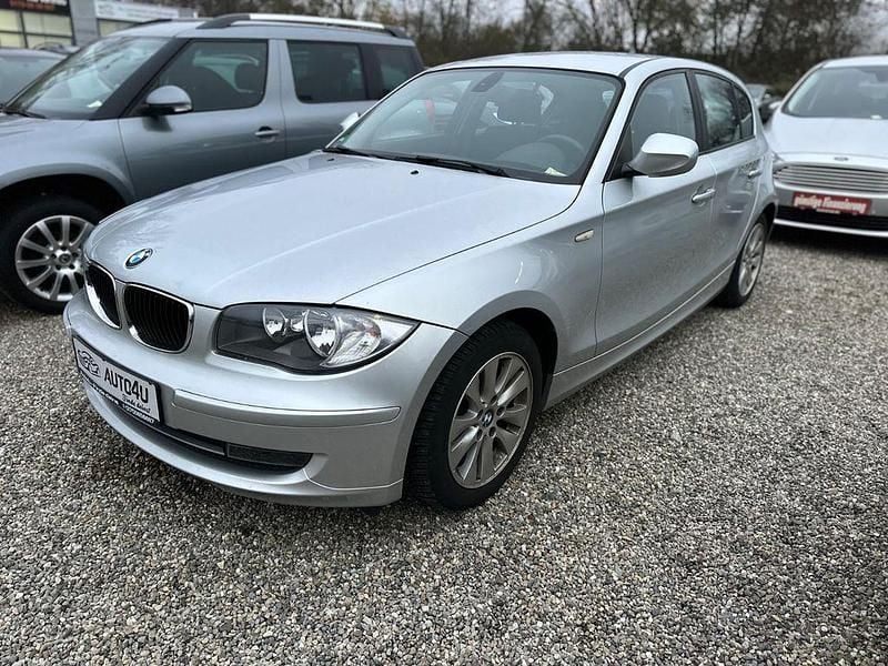 Silber Gebraucht 2011 BMW 116 Efficient Dynamics Kleinwagen | 6.500 € (Guter Preis) - Bild 1/4