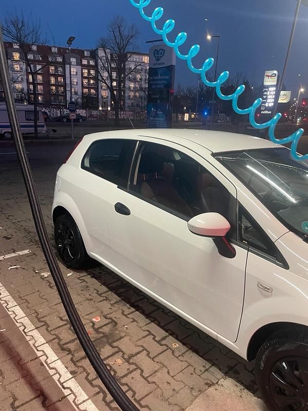 Gebraucht Fiat Punto 65 PS (47 kW) 2009 Weiß Kleinwagen