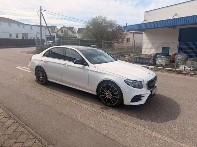 Gebraucht Mercedes E250 AMG 211 PS (155 kW) 2018 Weiß Limousine