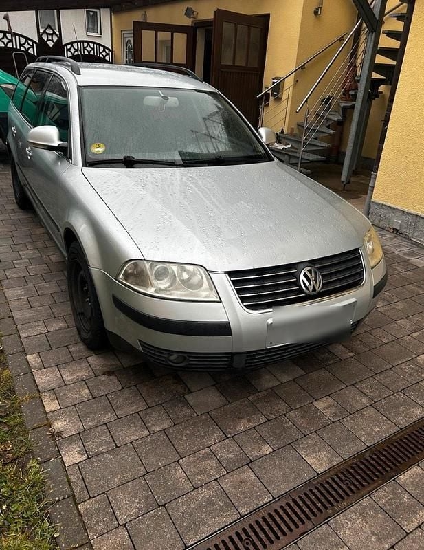 Silber Gebraucht 2005 VW Passat Kombi | 1.090 € (Superpreis) - Bild 1/4