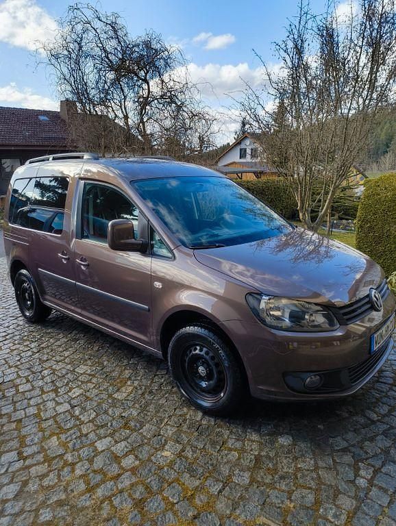 Gebraucht VW Caddy Trendline 102 PS (75 kW) 2013 Braun Van / Kleinbus