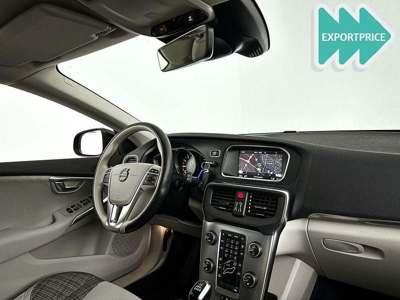 Gebraucht Volvo V40 122 PS (89 kW) 2017 Schwarz Limousine