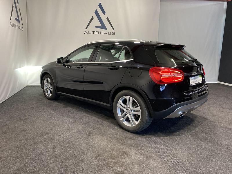 Gebraucht Mercedes GLA220 177 PS (130 kW) 2016 Schwarz SUV