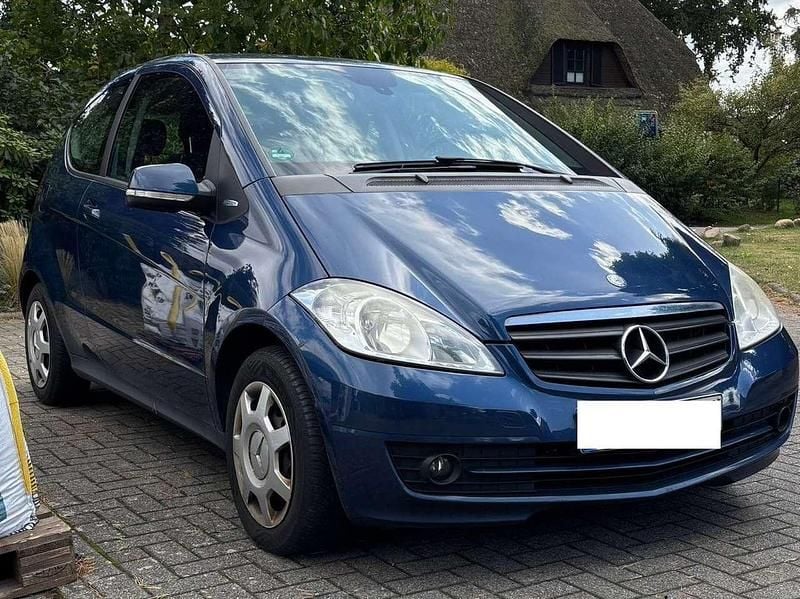 Blau Gebraucht 2009 Mercedes A150 Limousine | 2.150 € (Guter Preis) - Bild 1/4