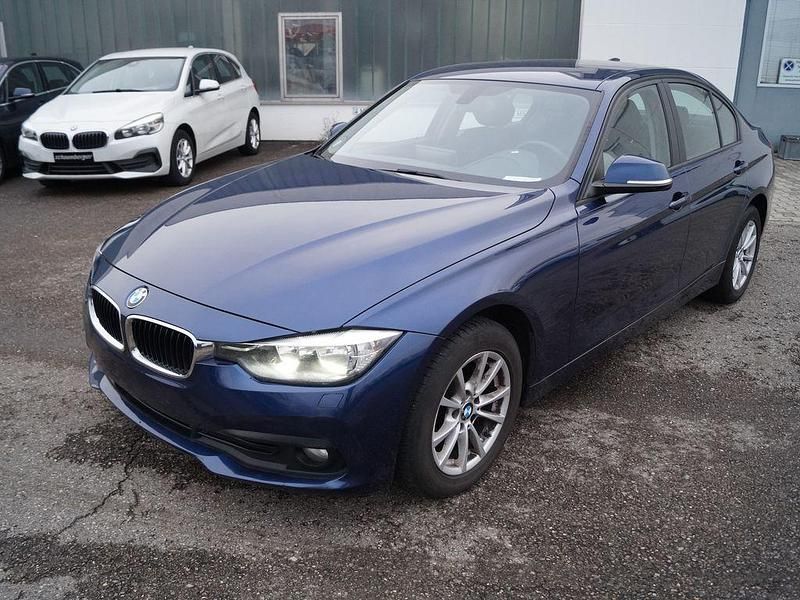 Gebraucht BMW 318 150 PS (110 kW) 2016 Blau Limousine