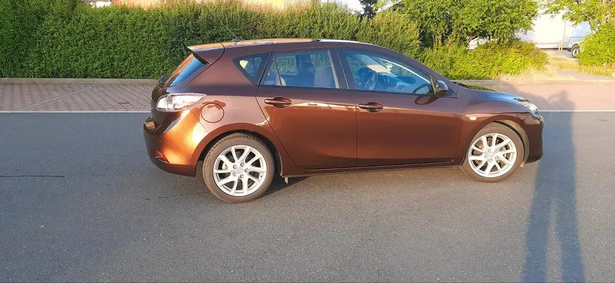 Gebraucht Mazda 3 106 PS (77 kW) 2013 Braun Limousine