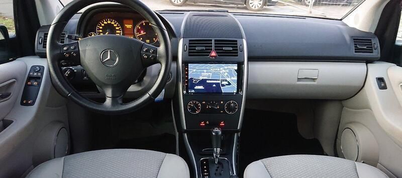 Grau Gebraucht 2011 Mercedes A160 Avantgarde Limousine | 6.999 € (Teuer) - Bild 1/4