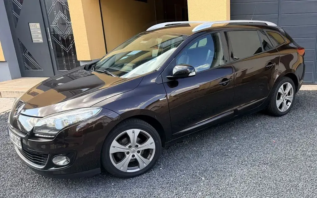Gebraucht Renault Mégane III Bose Edition 131 PS (96 kW) 2013 Braun Limousine