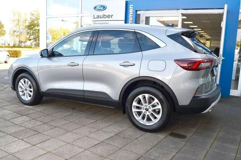 Gebraucht Ford Kuga Titanium 186 PS (136 kW) 2024 Solar silver SUV