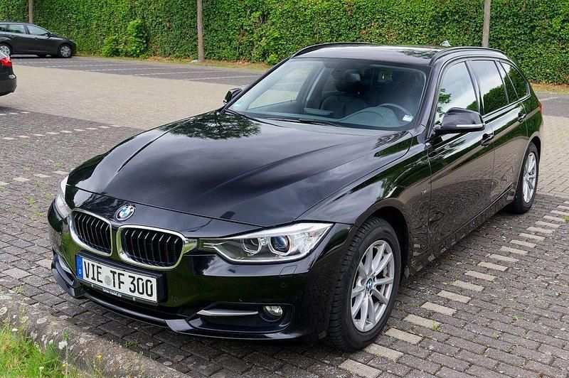 Schwarz Gebraucht 2014 BMW 320 Sport Line Kombi | 11.999 € (Guter Preis) - Bild 1/4