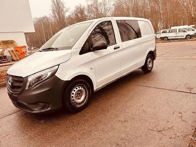 Gebraucht Mercedes Vito 163 PS (119 kW) 2020 Van