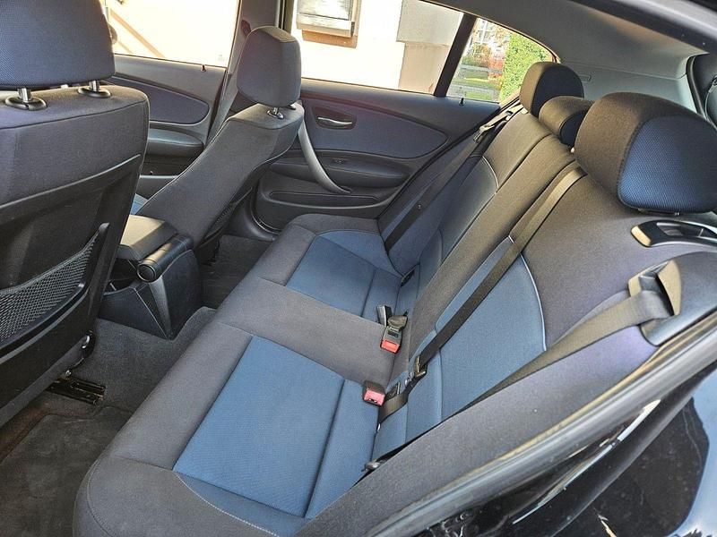 Gebraucht BMW 116 122 PS (89 kW) 2010 Schwarz Kleinwagen