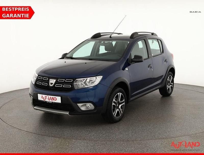 Blau Gebraucht 2019 Dacia Sandero Stepway Kleinwagen | 12.990 € (Teuer) - Bild 1/4