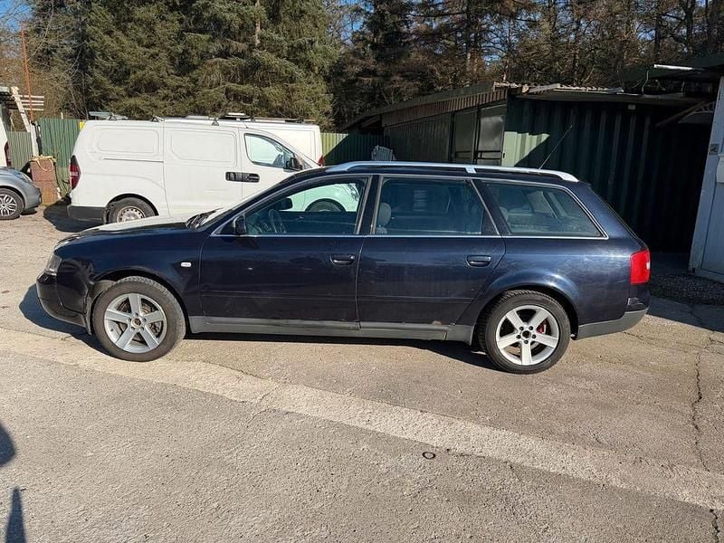 Używany Audi A6 150 KM (110 kW) 2001 Niebieski Kombi