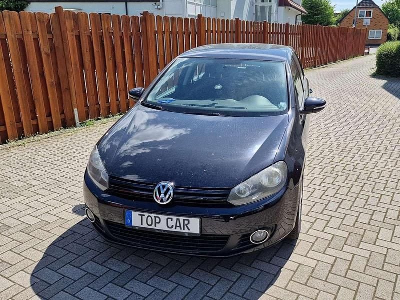 Deep black perleffekt Gebraucht 2012 VW Golf VI Trendline Kleinwagen | 7.500 € (Fairer Preis) - Bild 1/4