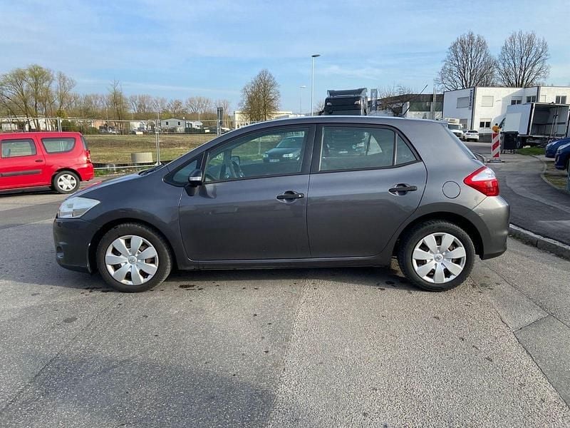 Gebraucht Toyota Auris Basis 97 PS (71 kW) 2012 Kleinwagen