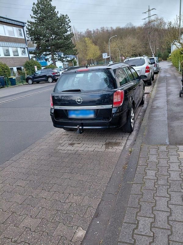 Gebraucht Opel Astra 101 PS (74 kW) 2007 Schwarz Kombi