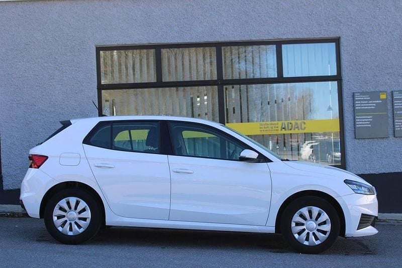 Gebraucht Skoda Fabia 65 PS (47 kW) 2022 Weiß Kleinwagen