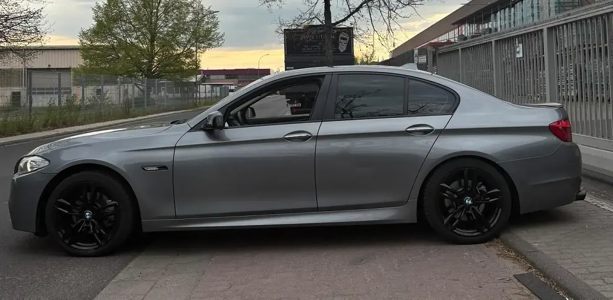 Gebraucht BMW 528 245 PS (180 kW) 2012 Grau Limousine