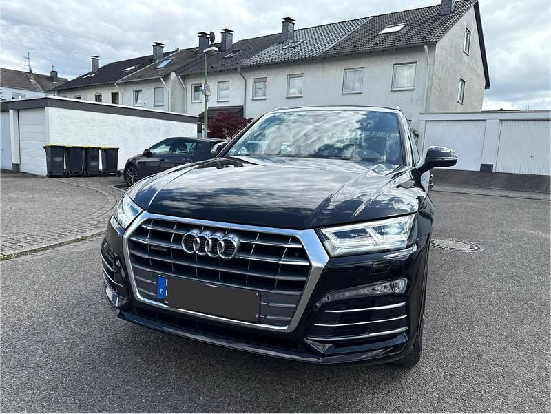 Second-hand Audi Q5 S-Line 190 CP (139 kW) 2019 Negru SUV