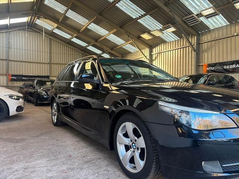 Schwarz Gebraucht 2010 BMW 520 Kombi | 4.950 € (Superpreis) - Bild 1/4