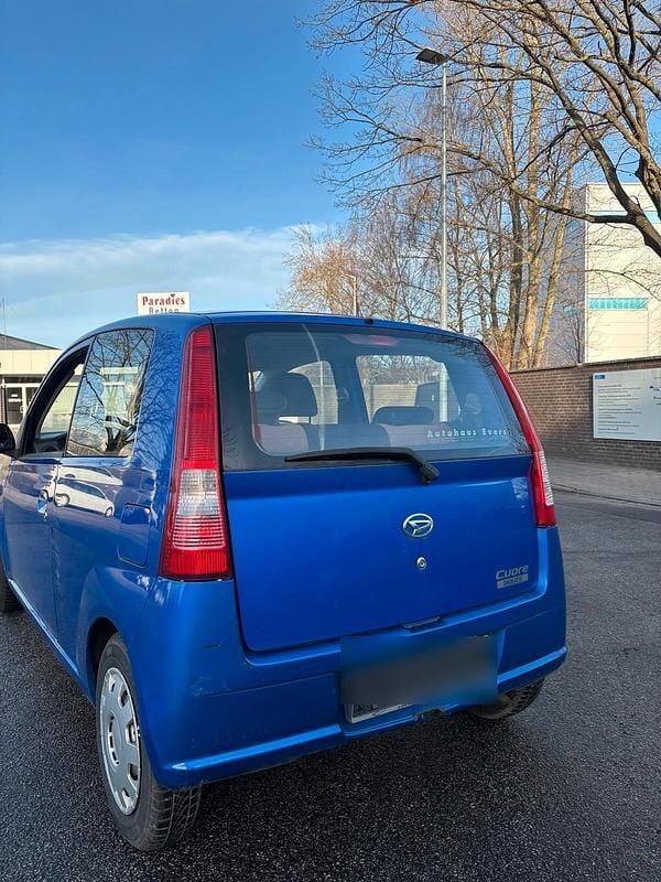 Gebraucht Daihatsu Cuore 55 PS (40 kW) 2009 Blau Kleinwagen