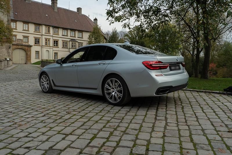 Gebraucht BMW 740 Executive 326 PS (239 kW) 2017 Grau Limousine