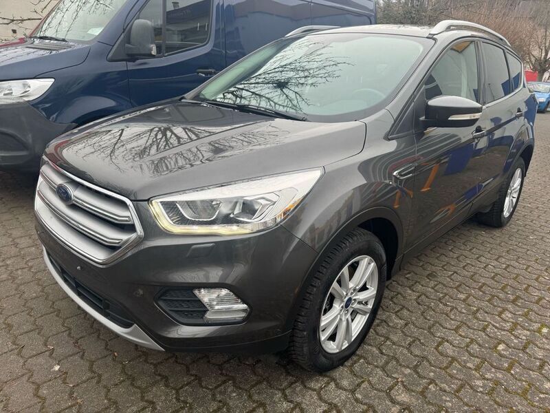 Grau Gebraucht 2019 Ford Kuga Cool & Connect SUV | 14.950 € (Guter Preis) - Bild 1/4