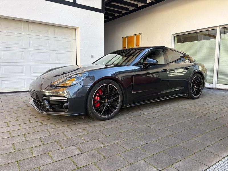 Grau Gebraucht 2019 Porsche Panamera GTS Limousine | 72.900 € (Fairer Preis) - Bild 1/4