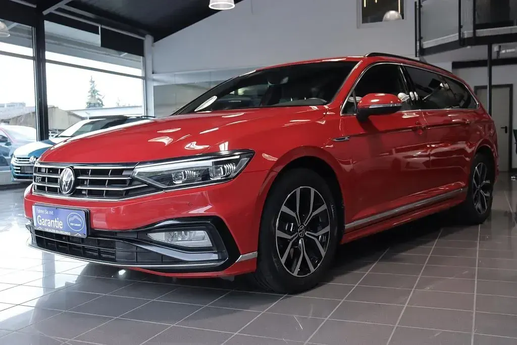 Gebraucht VW Passat Business 150 PS (110 kW) 2023 Tornadorot Kombi