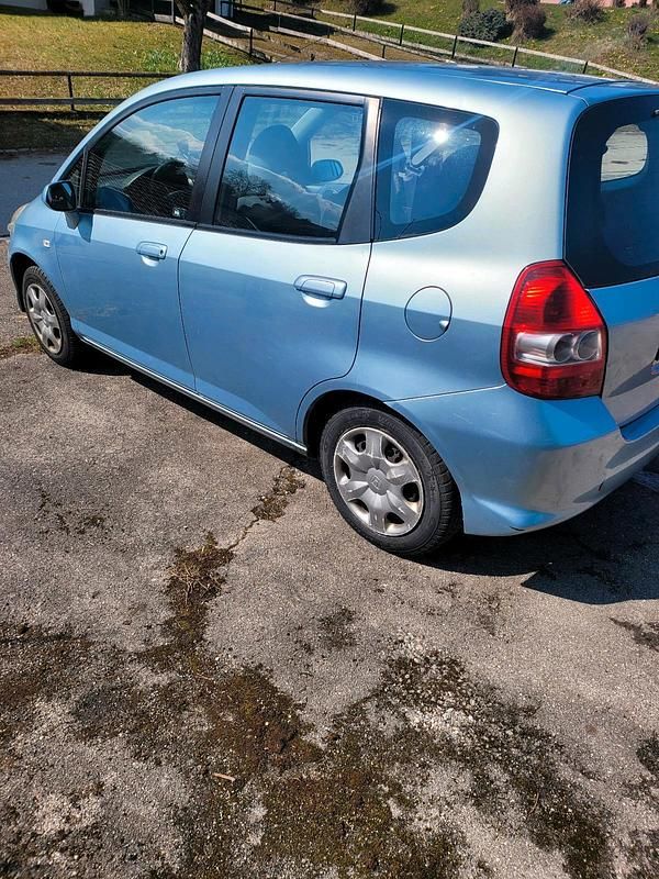 Gebraucht Honda Jazz 77 PS (56 kW) 2005 Blau Kleinwagen