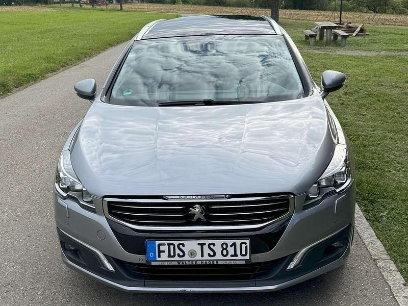 Grau Gebraucht 2018 Peugeot 508 Kombi | 14.500 € (Superpreis) - Bild 1/4
