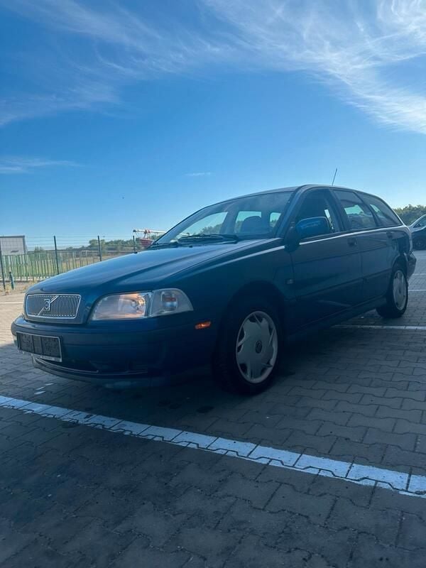Blau Gebraucht 1999 Volvo V40 Kombi | 599 € (Guter Preis) - Bild 1/4
