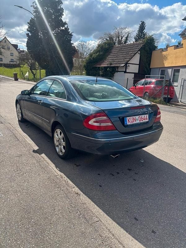 Gebraucht Mercedes CLK240 Elegance 170 PS (125 kW) 2002 Blau Coupé
