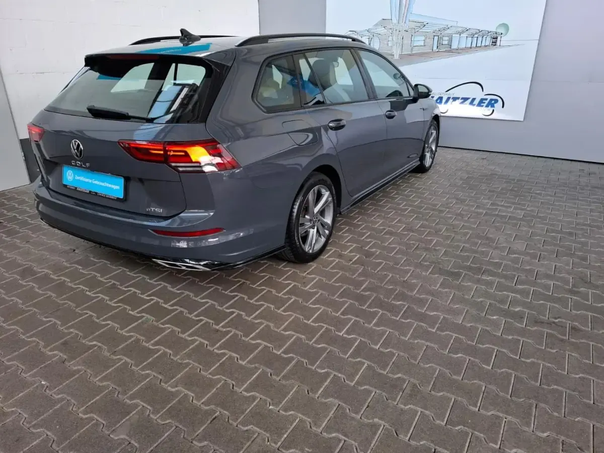 Gebraucht VW Golf VIII R-line 150 PS (110 kW) 2022 Grau Kombi