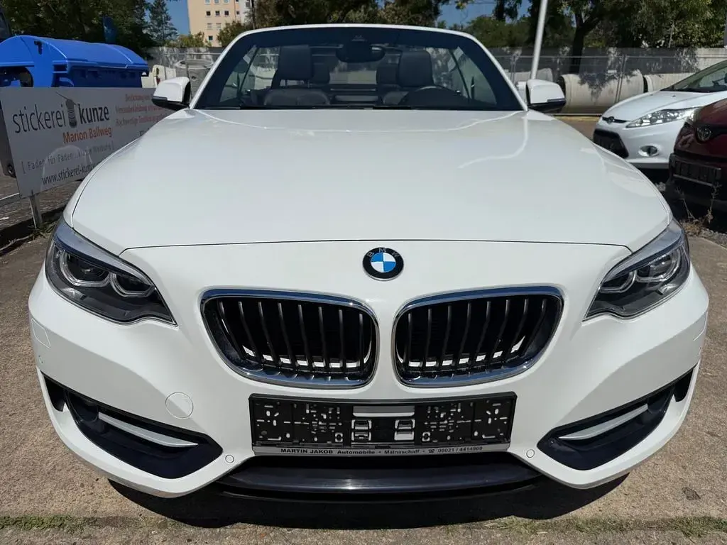 Gebraucht BMW 220 Sport Line 184 PS (135 kW) 2016 Weiß Cabrio