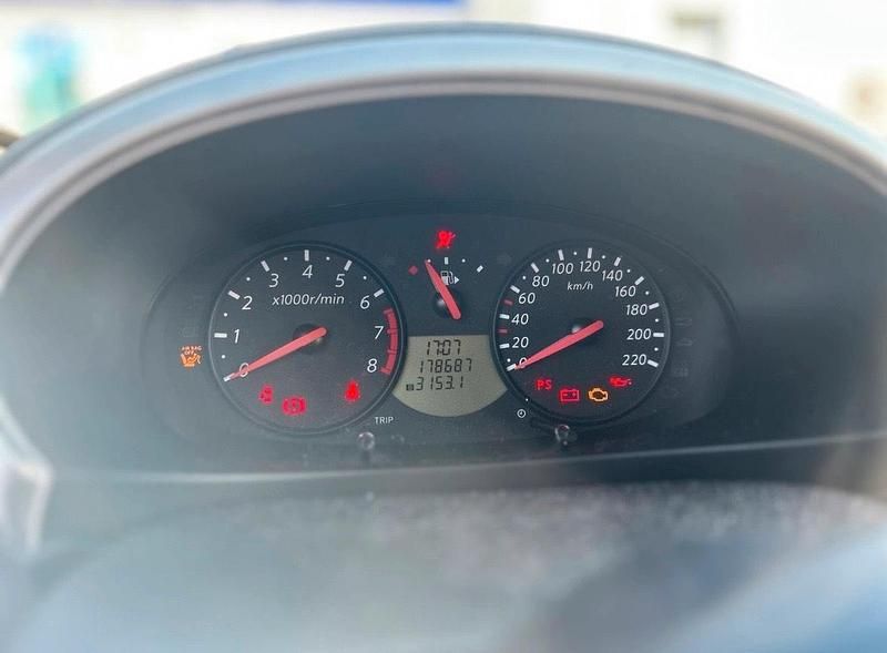 Gebraucht Nissan Micra 58 PS (42 kW) 2009 Rot Kleinwagen