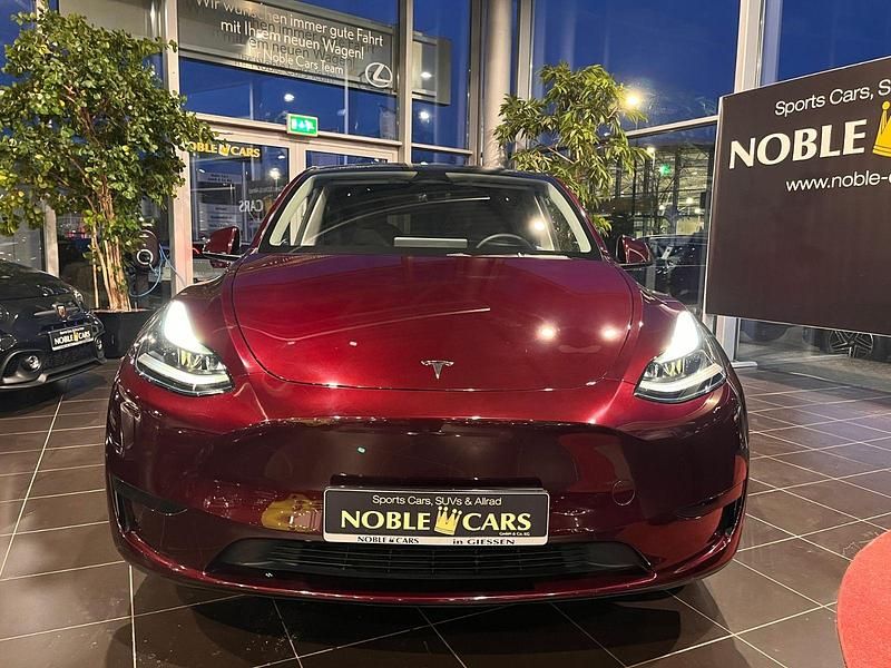 Gebraucht Tesla Model Y Standard Range 219 kW (299 PS) 2024 Midnight cherry red (metallic) SUV