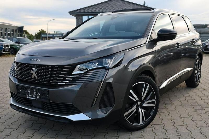 Grau Gebraucht 2021 Peugeot 5008 GT-line Van / Kleinbus | 22.848 € (Etwas zu teuer) - Bild 1/4