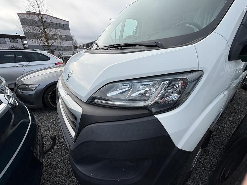 Gebraucht Peugeot Boxer 110 PS (80 kW) 2018 Weiß Van