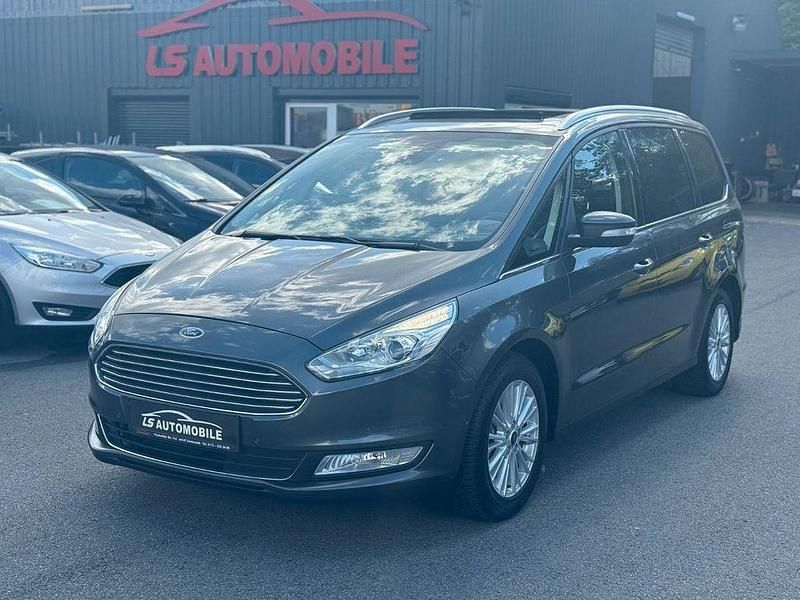 Grau Gebraucht 2018 Ford Galaxy Titanium Van / Kleinbus | 18.950 € (Fairer Preis) - Bild 1/4