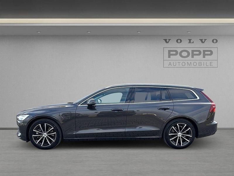 Gebraucht Volvo V60 Core 398 PS (292 kW) 2025 Platinum grey / metallic Kombi