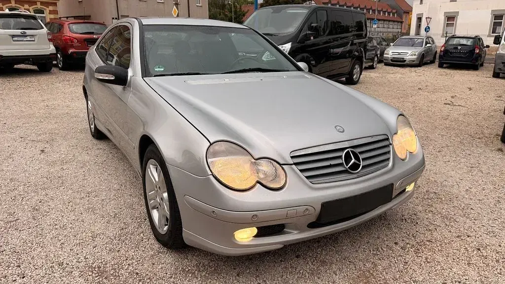 Gebraucht Mercedes C200 163 PS (119 kW) 2002 Silber