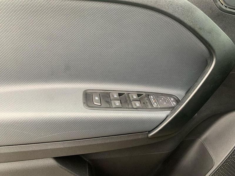 Gebraucht Mercedes eCitan 89 kW (122 PS) 2023 Loparitschwarz Kombi