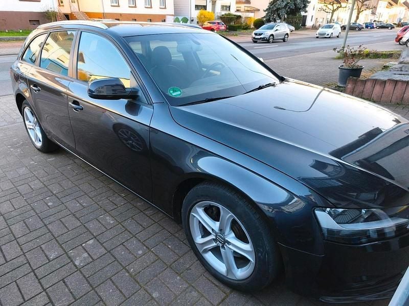 Gebraucht Audi A4 170 PS (125 kW) 2014 Grau Kombi