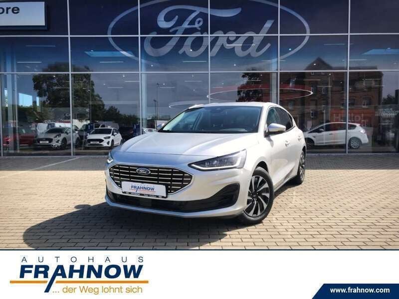 Polarsilber metallic (silber) Gebraucht 2025 Ford Focus Titanium Limousine | 28.485 € (Fairer Preis) - Bild 1/4